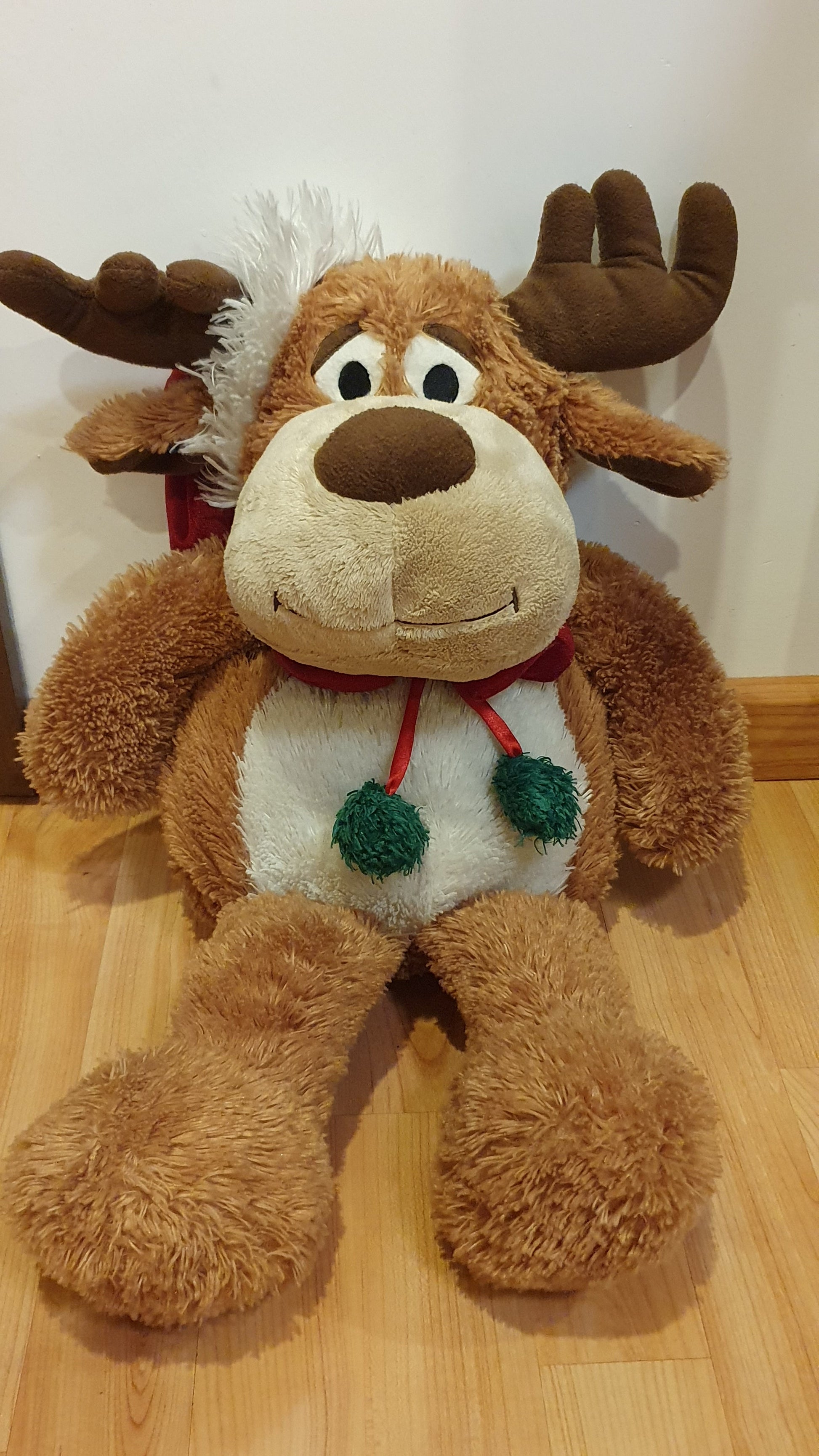 Peluche Gigante de Reno Navideño Café - Usado Vista Principal