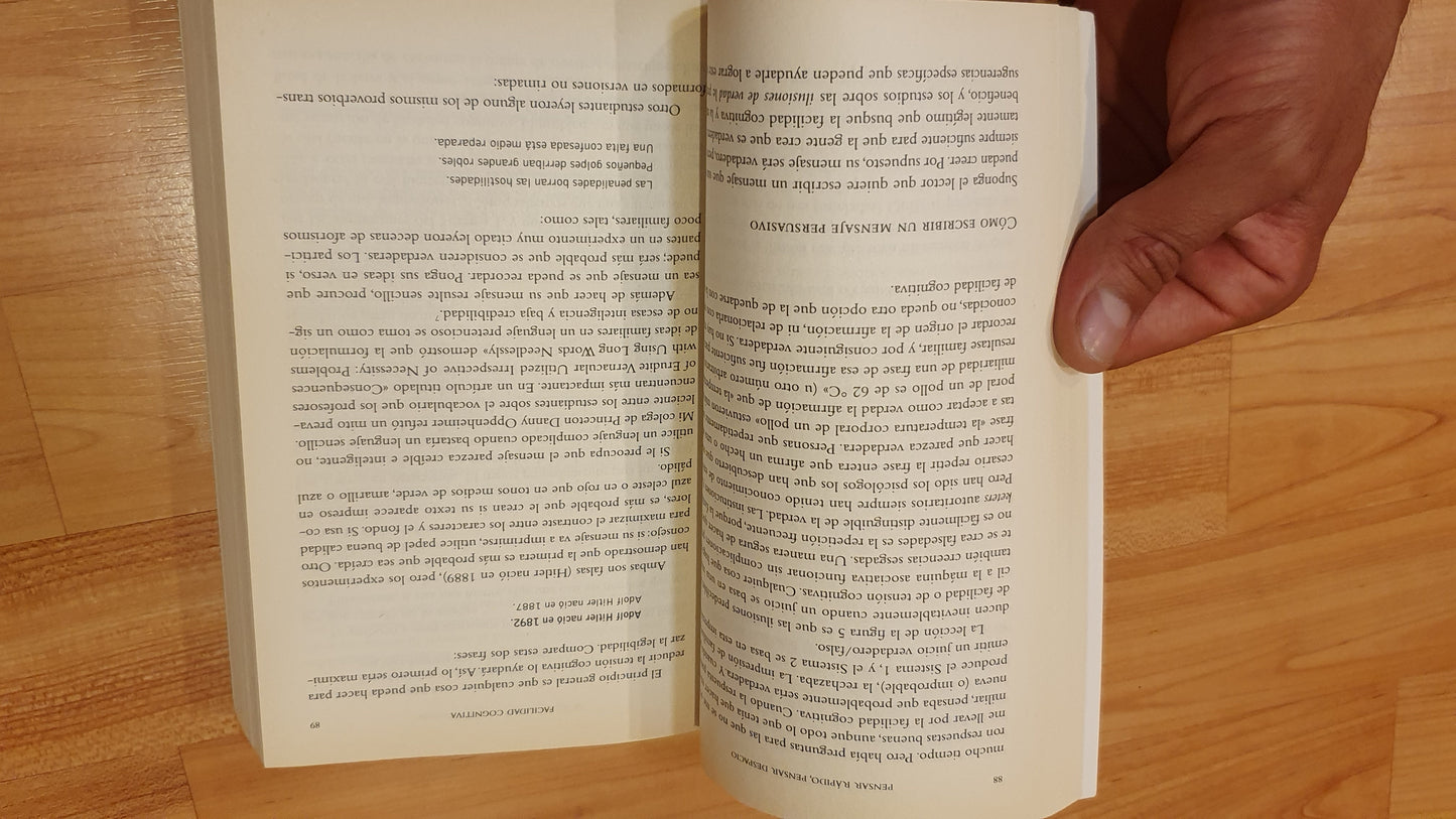 Thinking, Fast and Slow Daniel Kahneman, lightly used, in excellent condition