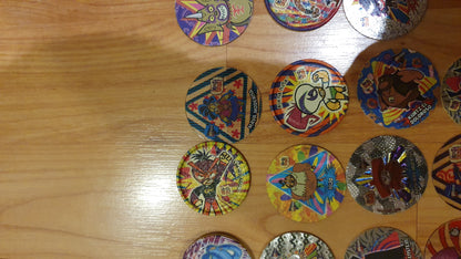 Lot of Multicolor Collectible Tazos, lots of fighting Sabritas, excellent condition